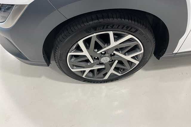 Hyundai KONA 1.6 GDi Hybrid Premium 5dr DCT White