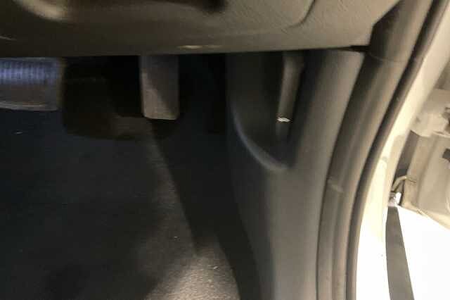 Hyundai KONA 1.6 GDi Hybrid Premium 5dr DCT White