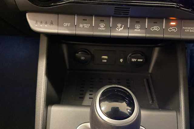 Hyundai KONA 1.6 GDi Hybrid Premium 5dr DCT White