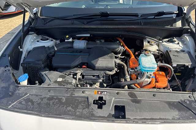 Hyundai SANTA FE 1.6 TGDi Hybrid Premium 5dr Auto White