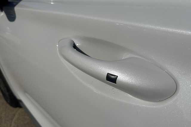 Hyundai SANTA FE 1.6 TGDi Hybrid Premium 5dr Auto White