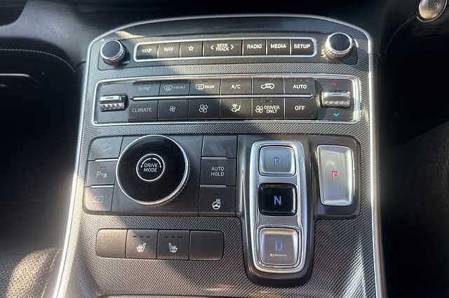 Hyundai SANTA FE 1.6 TGDi Hybrid Premium 5dr Auto White