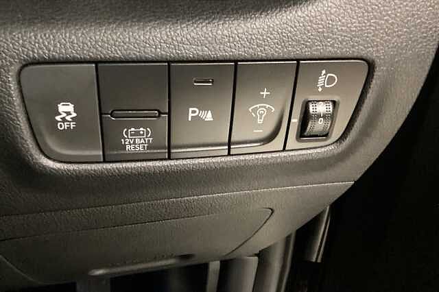 Hyundai KONA 1.6 GDi Hybrid Premium 5dr DCT Black