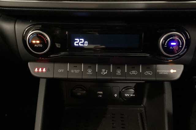 Hyundai KONA 1.6 GDi Hybrid Premium 5dr DCT Black