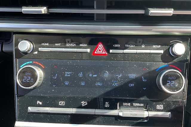 Hyundai SANTA FE 1.6 TGDi Plug-in Hybrid Premium 5dr 4WD Auto