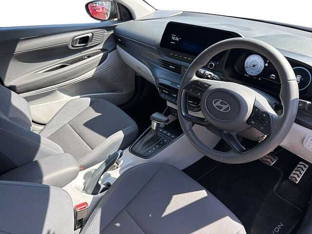 Hyundai BAYON 1.0 TGDi [90] Tech Line 5dr DCT Pearl - Phantom black