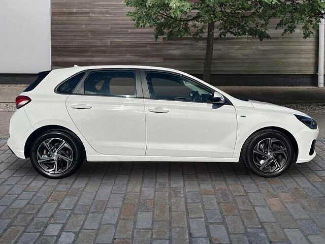 Hyundai i30 1.0 T-GDI MHEV SE CONNECT HATCHBACK 5DR PETROL HYBRID MANUAL EURO 6 (S/S) (120 P
