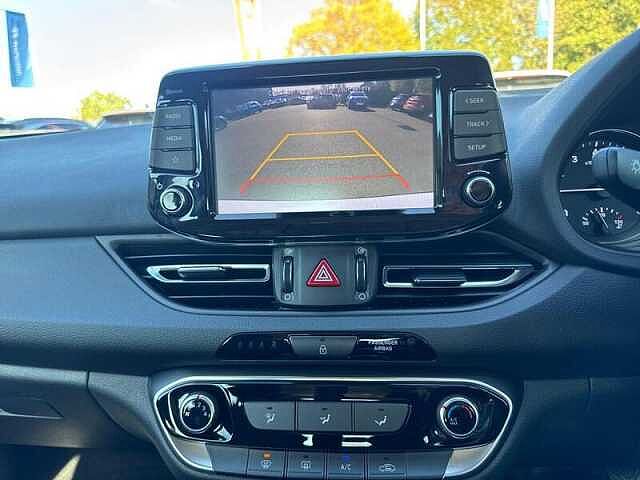 Hyundai i30 1.0 T-GDI MHEV SE CONNECT HATCHBACK 5DR PETROL HYBRID MANUAL EURO 6 (S/S) (120 P