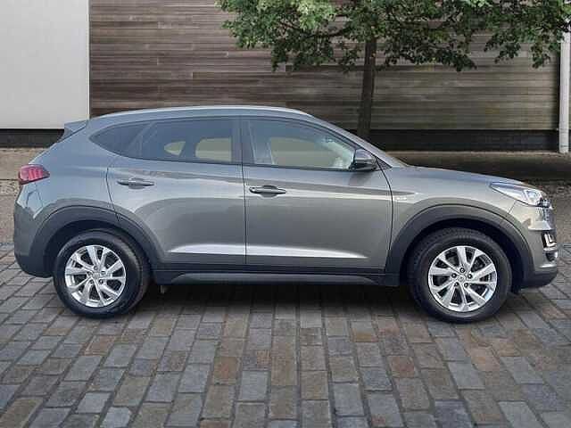 Hyundai TUCSON 1.6 CRDI MHEV SE NAV SUV 5DR DIESEL HYBRID MANUAL EURO 6 (S/S) (115 PS) Olivine Grey