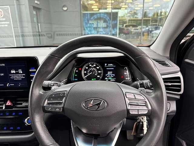 Hyundai IONIQ 1.6 H-GDI SE CONNECT HATCHBACK 5DR PETROL HYBRID DCT EURO 6 (S/S) (141 PS) Black