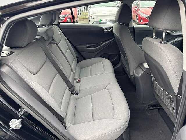 Hyundai IONIQ 1.6 H-GDI SE CONNECT HATCHBACK 5DR PETROL HYBRID DCT EURO 6 (S/S) (141 PS) Black
