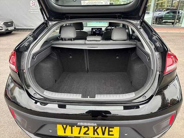 Hyundai IONIQ 1.6 H-GDI SE CONNECT HATCHBACK 5DR PETROL HYBRID DCT EURO 6 (S/S) (141 PS) Black