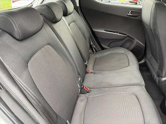 Hyundai i10 1.0 SE Hatchback 5dr Petrol Manual Euro 6 (67 ps)