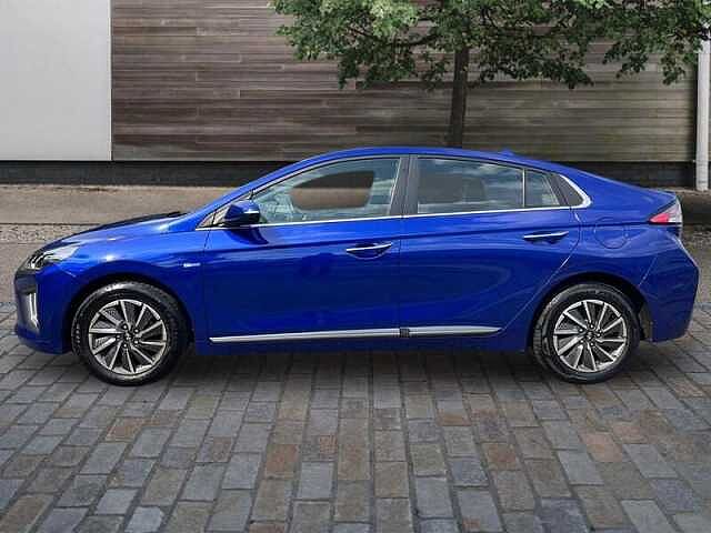 Hyundai IONIQ 38.3kWh Premium Hatchback 5dr Electric Auto (136 ps)