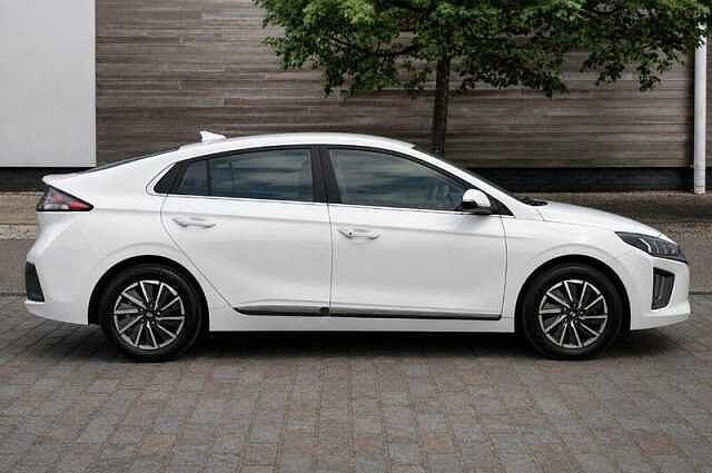 Hyundai IONIQ 38.3kWh Premium Hatchback 5dr Electric Auto (136 ps)