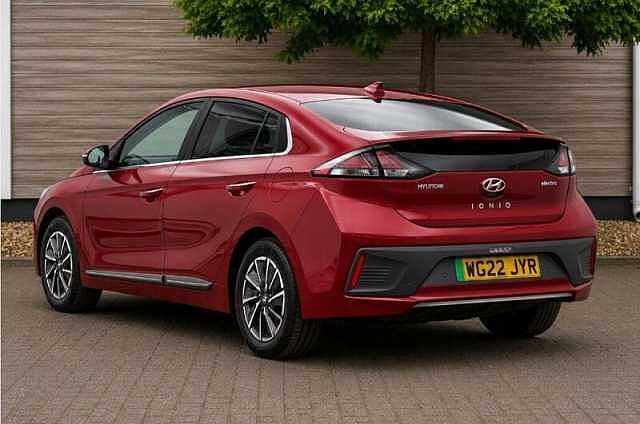 Hyundai IONIQ 38.3kWh Premium SE Hatchback 5dr Electric Auto (136 ps)