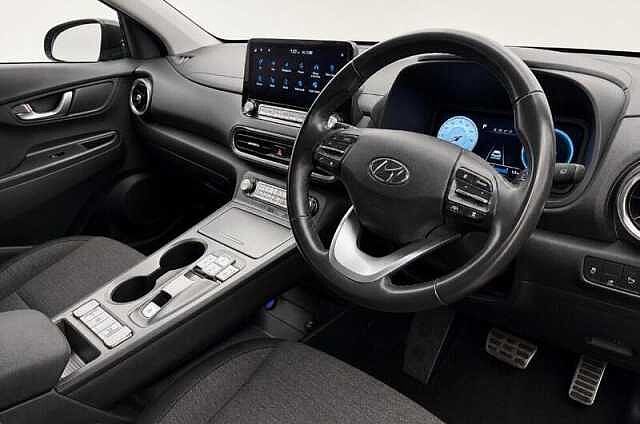 Hyundai KONA 39kWh SE Connect SUV 5dr Electric Auto (10.5kW Charger) (136 ps) Phantom Black