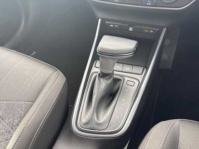 Hyundai BAYON 1.0 T-GDi MHEV SE Connect SUV 5dr Petrol Hybrid DCT Euro 6 (s/s) (100 ps) Dragon Red