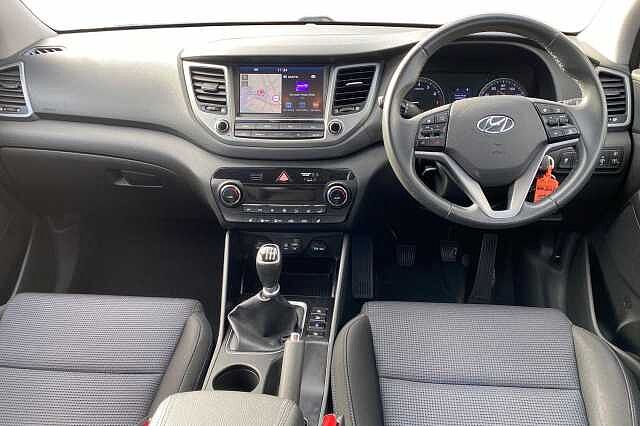 Hyundai TUCSON Se Nav B-Drive 2Wd Fiery Red