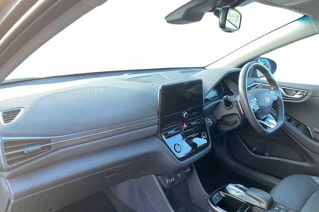 Hyundai Ioniq 38.3kWh Premium SE Hatchback 5dr Electric Auto (136 ps)