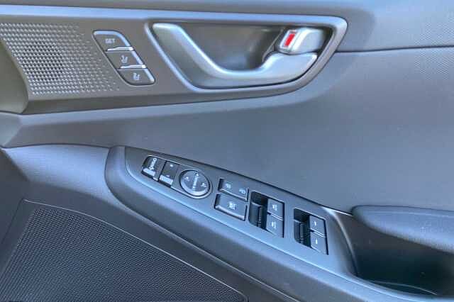 Hyundai Ioniq 38.3kWh Premium SE Hatchback 5dr Electric Auto (136 ps)