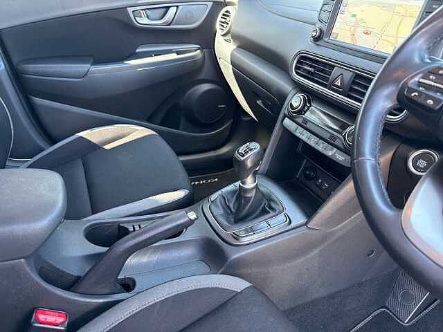 Hyundai KONA 1.0 T-GDi Premium SUV 5dr Petrol Manual Euro 6 (s/s) (120 ps) Black