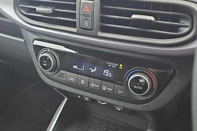 Hyundai I10 1.0 [63] Premium 5dr [Nav] Green