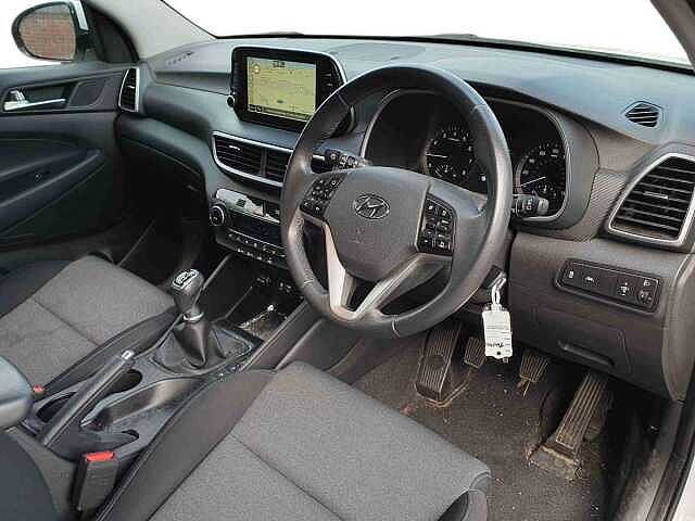 Hyundai TUCSON 1.6 GDi SE Nav 5dr 2WD White