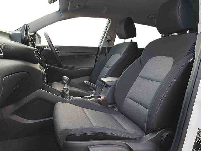 Hyundai TUCSON 1.6 GDi SE Nav 5dr 2WD White