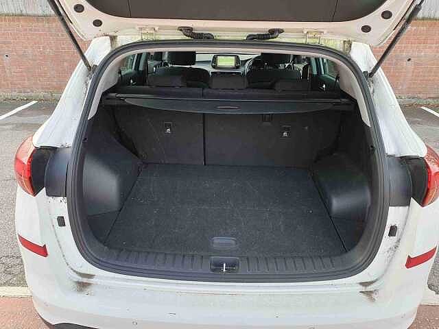 Hyundai TUCSON 1.6 GDi SE Nav 5dr 2WD White