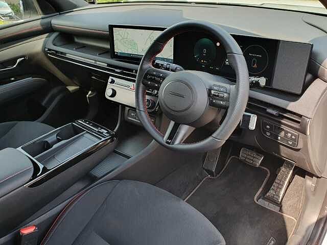 Hyundai TUCSON 1.6T Hybrid N Line 5dr Auto White