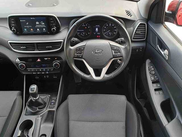 Hyundai TUCSON 1.6 GDi S Connect 5dr 2WD Red