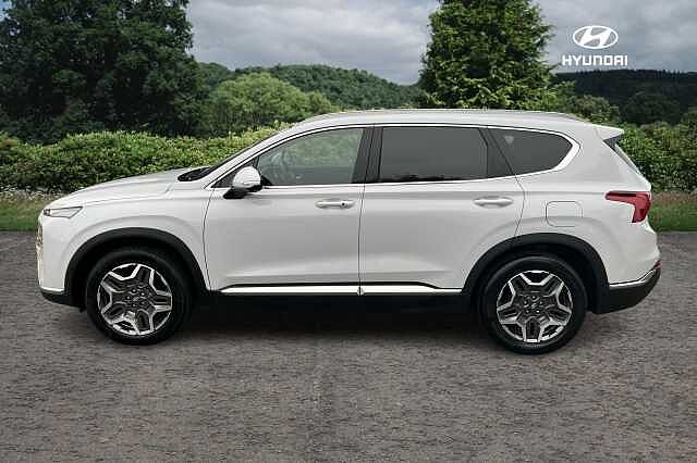 Hyundai SANTA FE 1.6 TGDi Hybrid Ultimate 5dr 4WD Auto white