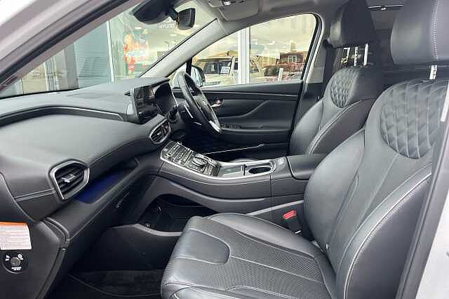 Hyundai SANTA FE 1.6 TGDi Hybrid Ultimate 5dr 4WD Auto white
