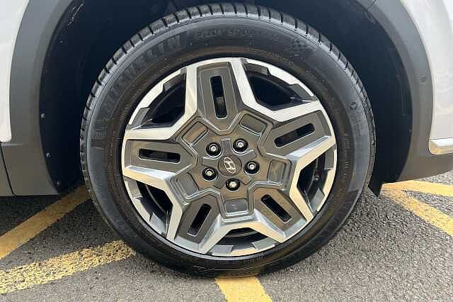 Hyundai SANTA FE 1.6 TGDi Hybrid Ultimate 5dr 4WD Auto white