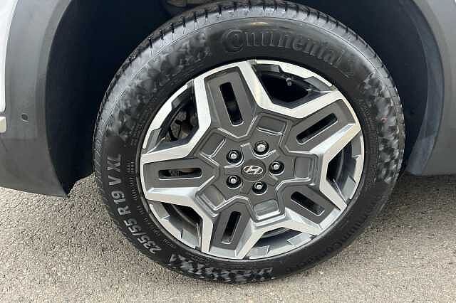 Hyundai SANTA FE 1.6 TGDi Hybrid Ultimate 5dr 4WD Auto white