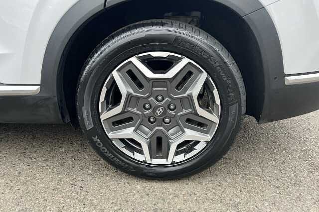 Hyundai SANTA FE 1.6 TGDi Hybrid Ultimate 5dr 4WD Auto white