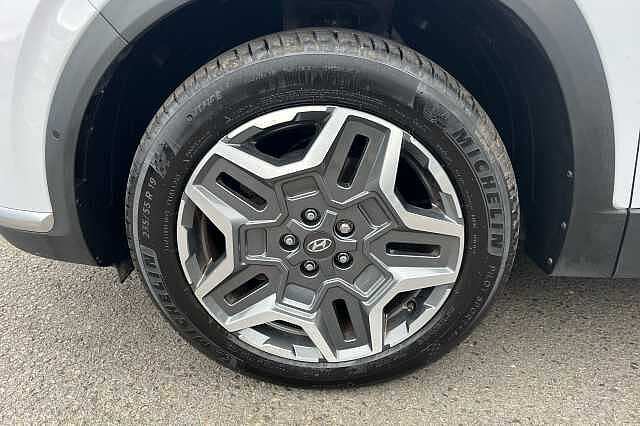 Hyundai SANTA FE 1.6 TGDi Hybrid Ultimate 5dr 4WD Auto white