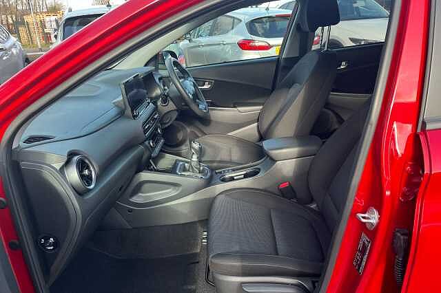 Hyundai KONA T-GDI PREMIUM MHEV Pulse Red