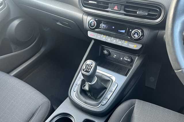 Hyundai KONA T-GDI PREMIUM MHEV Pulse Red