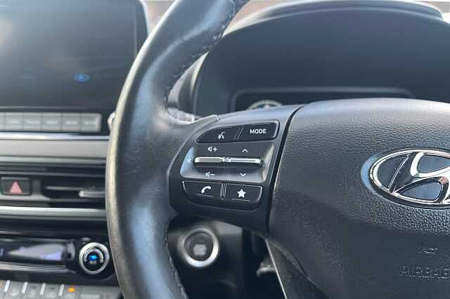 Hyundai KONA T-GDI PREMIUM MHEV Pulse Red