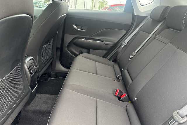 Hyundai KONA ADVANCE Atlas White
