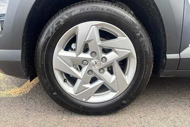 Hyundai KONA ADVANCE Atlas White