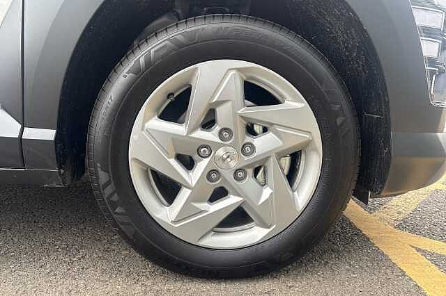 Hyundai KONA ADVANCE Atlas White