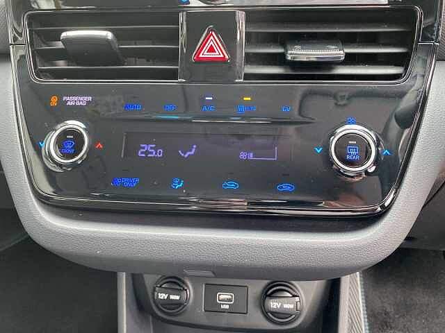 Hyundai IONIQ 100Kw Premium 38Kwh 5Dr Auto White