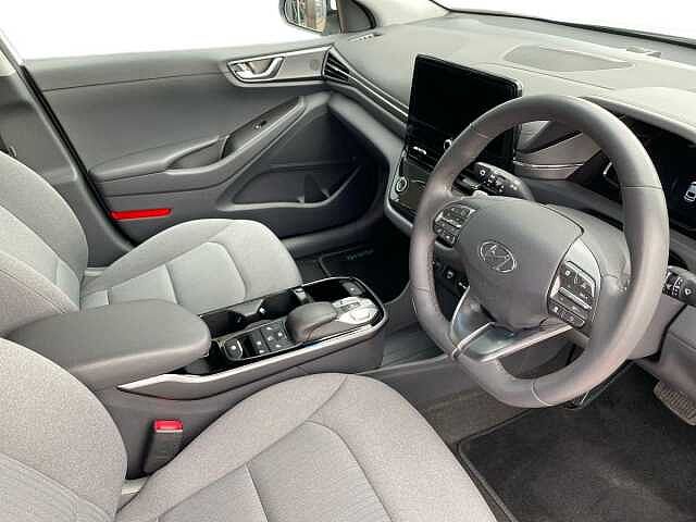 Hyundai IONIQ 100Kw Premium 38Kwh 5Dr Auto White