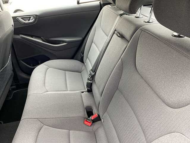 Hyundai IONIQ 100Kw Premium 38Kwh 5Dr Auto White