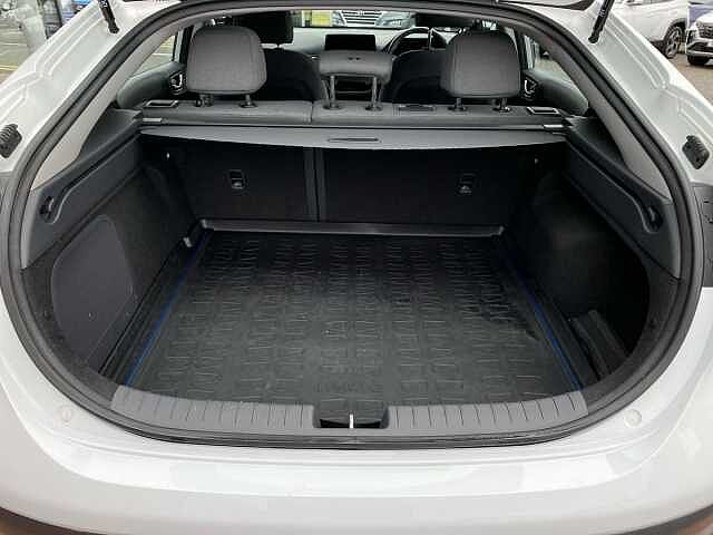 Hyundai IONIQ 100Kw Premium 38Kwh 5Dr Auto White