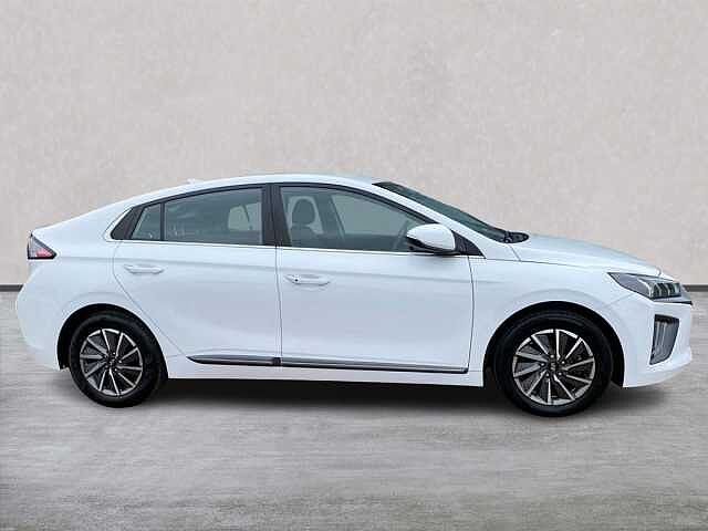 Hyundai IONIQ 100Kw Premium 38Kwh 5Dr Auto White