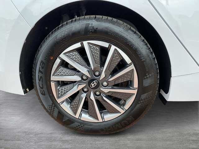 Hyundai IONIQ 100Kw Premium 38Kwh 5Dr Auto White